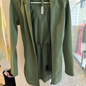 Lululemon rain jacket , fleece lined with internal drawstring size 4